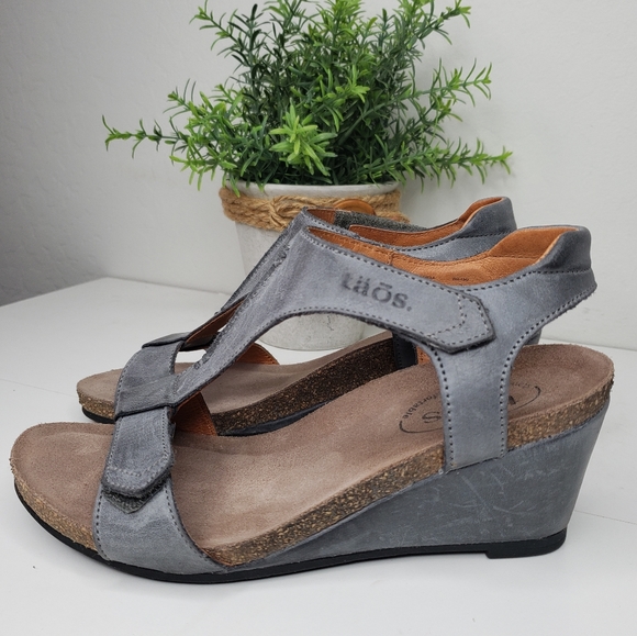 Taos Gray Washed Distressed Leather Sandels